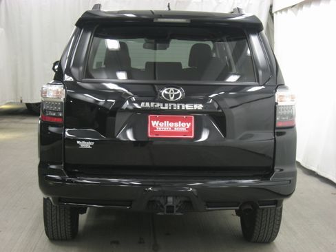 Certified 2022 Toyota 4Runner TRD Sport image 28