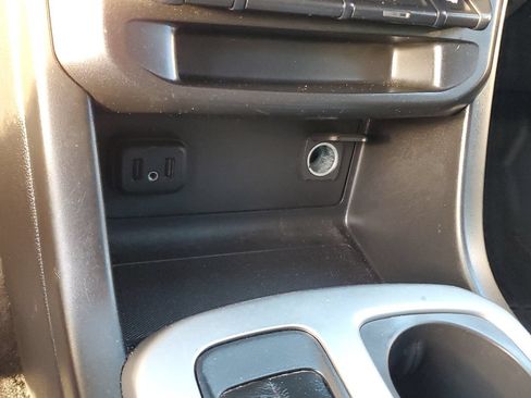 Used 2020 Chevrolet Colorado LT RWD image 25