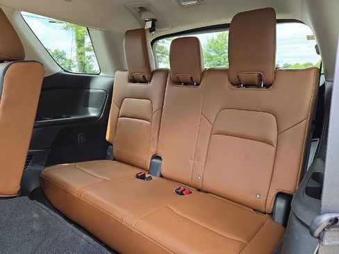Certified 2023 Nissan Pathfinder Platinum w/ Cargo Package AWD/4WD image 11