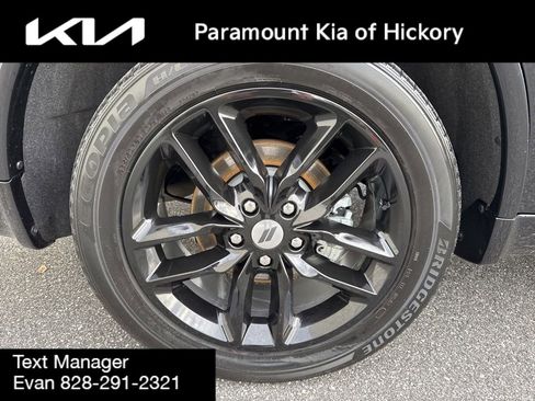 Used 2024 Dodge Durango GT image 9