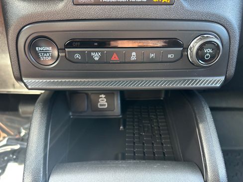 Certified 2025 Ford Bronco Sport Outer Banks w/ Outer Banks Tech Package+ AWD/4WD image 28
