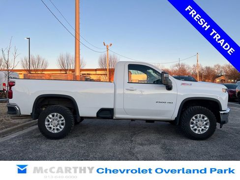 Used 2022 Chevrolet Silverado 2500 LT w/ Convenience Package image 2