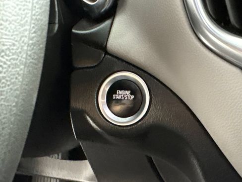 Used 2022 Chevrolet Equinox LT FWD image 26