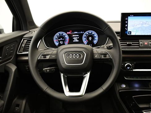 Used 2025 Audi Q5 2.0T Premium Plus w/ Premium Plus Package image 23