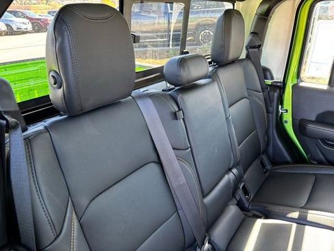 Certified 2025 Jeep Gladiator High Tide image 24