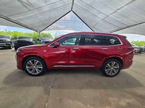 Used 2021 Cadillac XT6 Premium Luxury FWD image 9