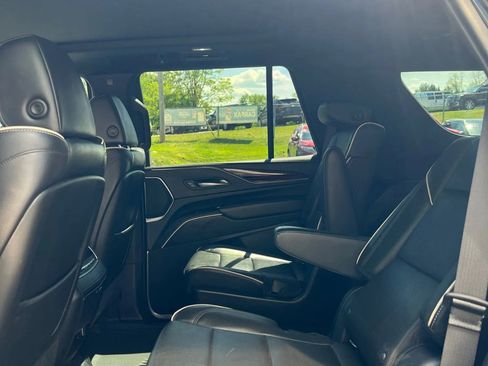 Used 2021 Cadillac Escalade Premium Luxury image 17