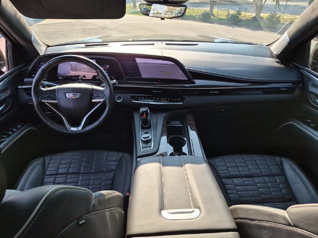 Used 2024 Cadillac Escalade Sport Platinum w/ LPO, ONYX Package AWD/4WD image 36