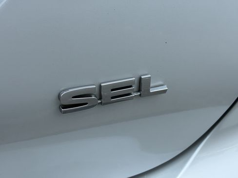Used 2024 Mitsubishi Outlander SEL FWD image 11