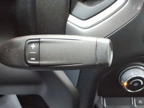 Used 2022 Chevrolet Silverado 1500 Custom image 21