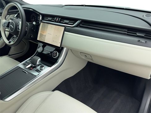 Used 2024 Jaguar XF R-Dynamic SE image 45