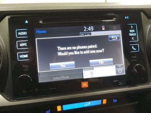 Used 2017 Toyota Tacoma TRD Sport image 5