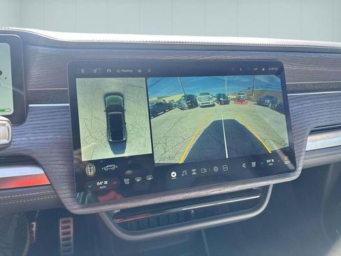 Used 2023 Rivian R1S Launch Edition image 27