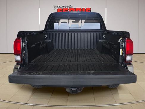Used 2022 Toyota Tacoma SR5 AWD/4WD image 28