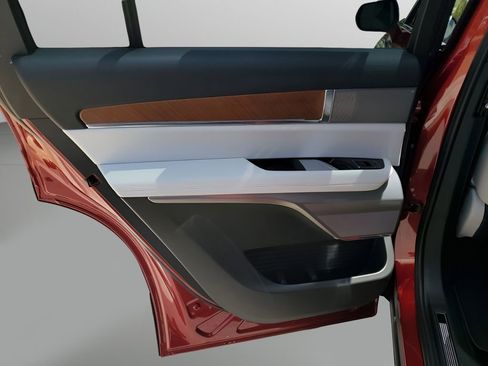 New 2026 Cadillac Vistiq Luxury image 17