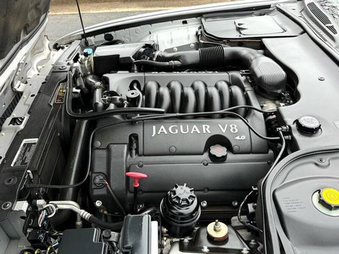 Used 2001 Jaguar XJ8 image 20