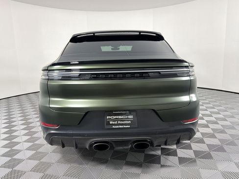 Certified 2025 Porsche Cayenne GTS AWD/4WD image 8