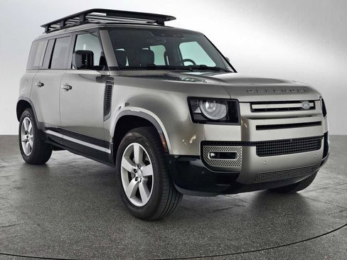 Used 2025 Land Rover Defender 110 X-Dynamic SE image 7
