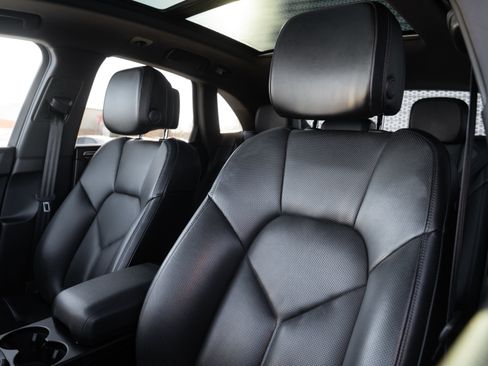 Used 2018 Porsche Macan S image 23