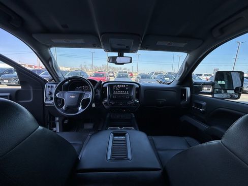 Used 2019 Chevrolet Silverado 2500 LT w/ Texas Edition image 9