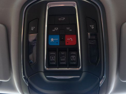 Used 2022 Jeep Grand Cherokee L Limited w/ Luxury Tech Group II AWD/4WD image 27
