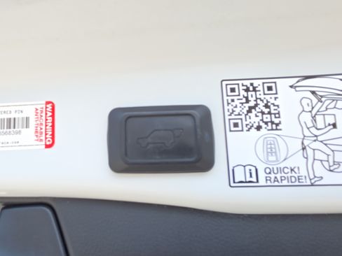 Used 2023 Toyota RAV4 XSE AWD/4WD image 11
