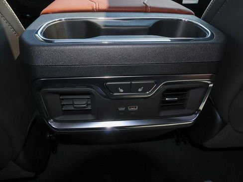 New 2026 GMC Sierra 3500 Denali Ultimate AWD/4WD image 13