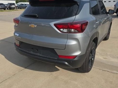 Used 2026 Chevrolet TrailBlazer LS w/ LS Convenience Package FWD image 3
