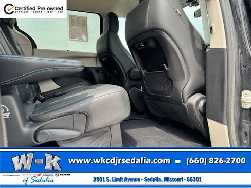 Certified 2021 Chrysler Pacifica Touring-L FWD image 28