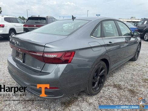 Used 2025 Volkswagen Jetta SE w/ Sunroof Package FWD image 5