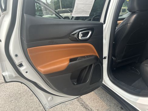 Certified 2024 Jeep Compass Limited AWD/4WD image 12