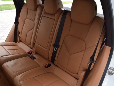 Used 2013 Porsche Cayenne Diesel AWD/4WD image 43