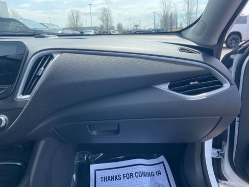 Used 2023 Chevrolet Malibu LT image 32