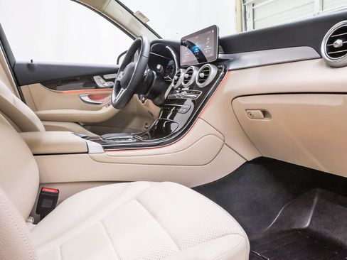 Used 2021 Mercedes-Benz GLC 300 image 14