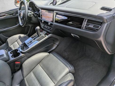 Used 2023 Porsche Macan Turbo AWD/4WD image 21