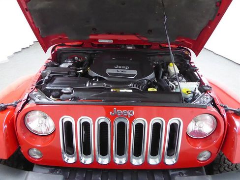Used 2014 Jeep Wrangler Unlimited Sahara AWD/4WD image 35