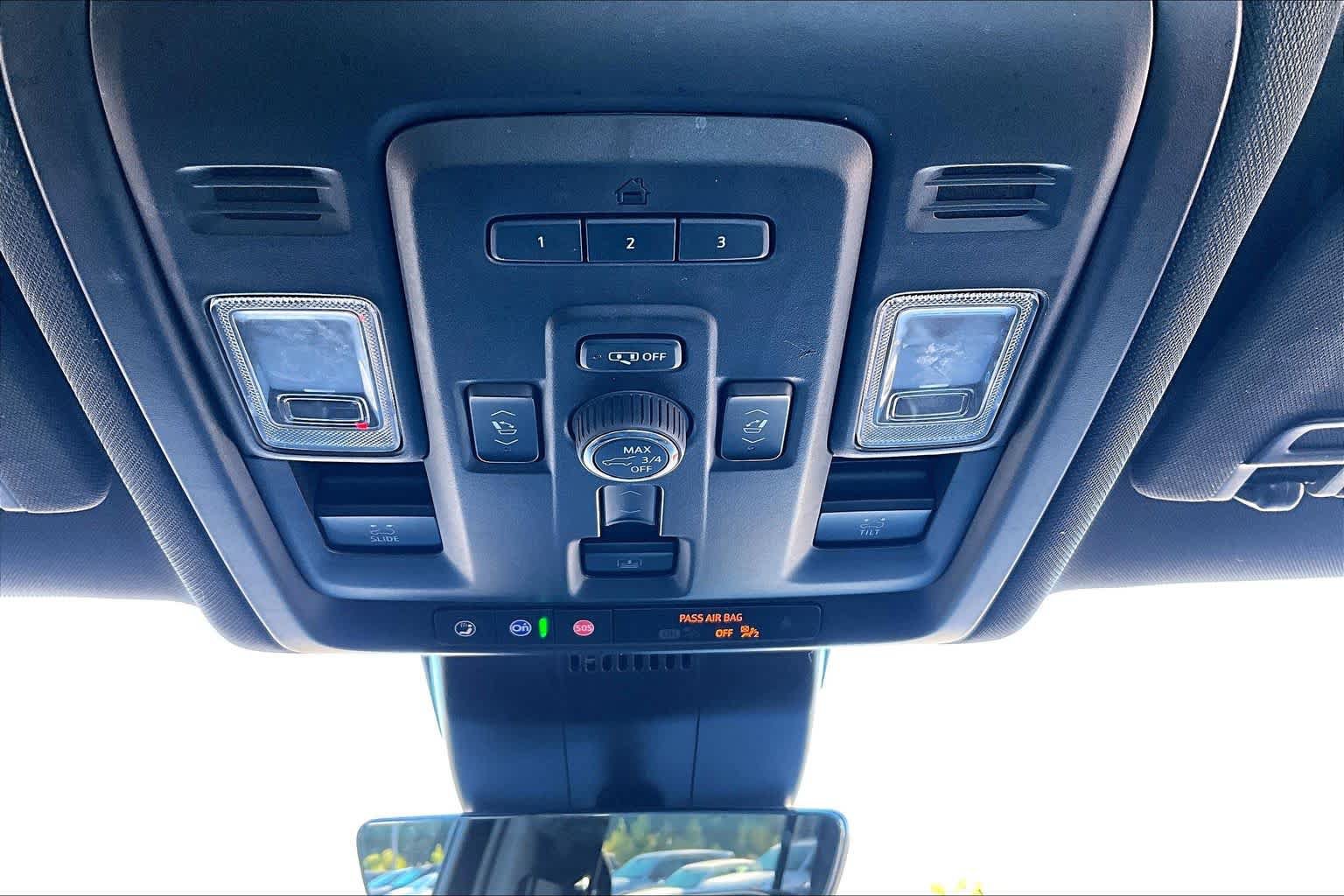 Used 2023 Chevrolet Suburban Premier RWD image 37