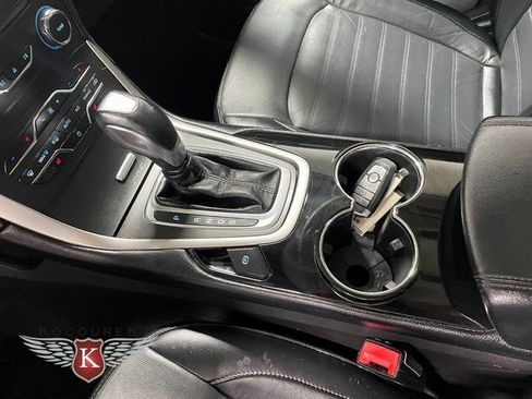 Used 2017 Ford Edge SEL w/ Equipment Group 201A AWD/4WD image 18