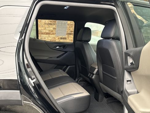 Used 2025 Chevrolet Equinox LT w/ Convenience Package II AWD/4WD image 12