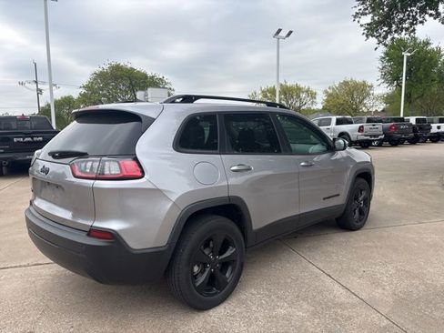 Used 2021 Jeep Cherokee Latitude Plus image 5
