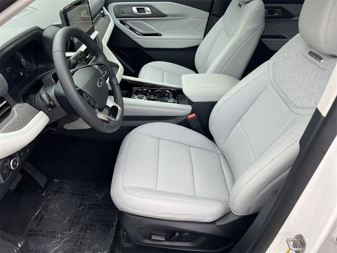 New 2026 Ford Explorer Platinum w/ LUX Leather Package image 20