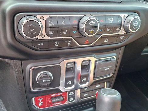 Used 2023 Jeep Wrangler Rubicon w/ Cold Weather Group image 16