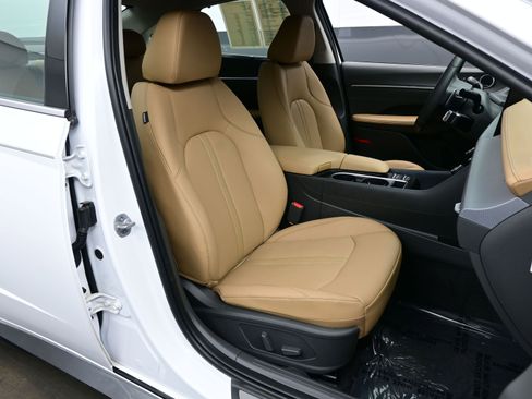 Certified 2025 Hyundai Sonata Limited image 14