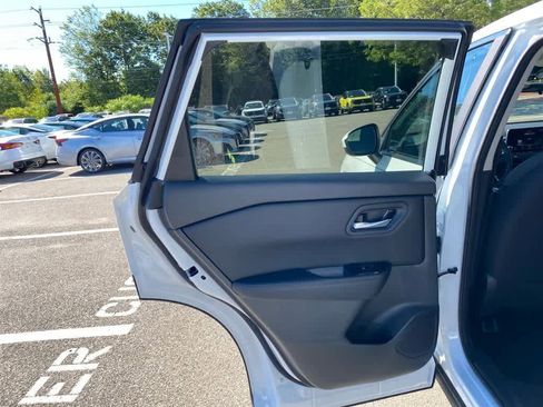 New 2026 Nissan Rogue SV image 21