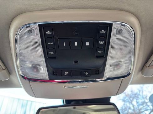 Used 2023 Chrysler 300 Touring L w/ Popular Equipment Group image 12