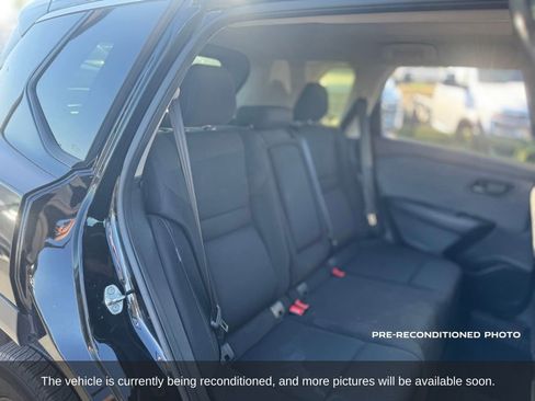 Used 2023 Nissan Rogue S FWD image 12