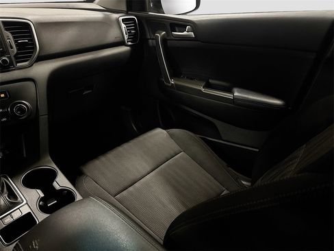 Used 2019 Kia Sportage LX image 25