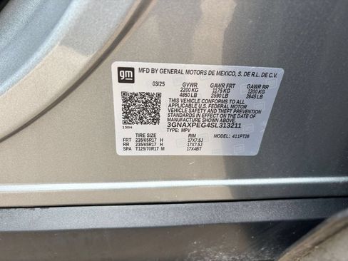 Used 2025 Chevrolet Equinox LT AWD/4WD image 29