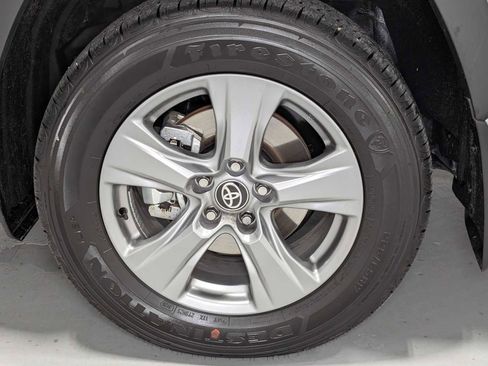 Used 2025 Toyota RAV4 XLE image 3