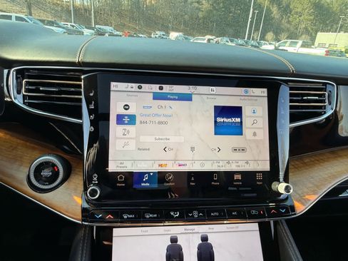 Used 2024 Jeep Grand Wagoneer L Series III image 19